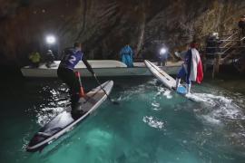 Гонки на SUP-бордах устроили на подземном озере в Швейцарии
