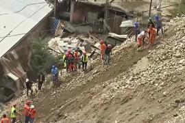 Масштабный оползень в Перу: завалило 60-80 домов