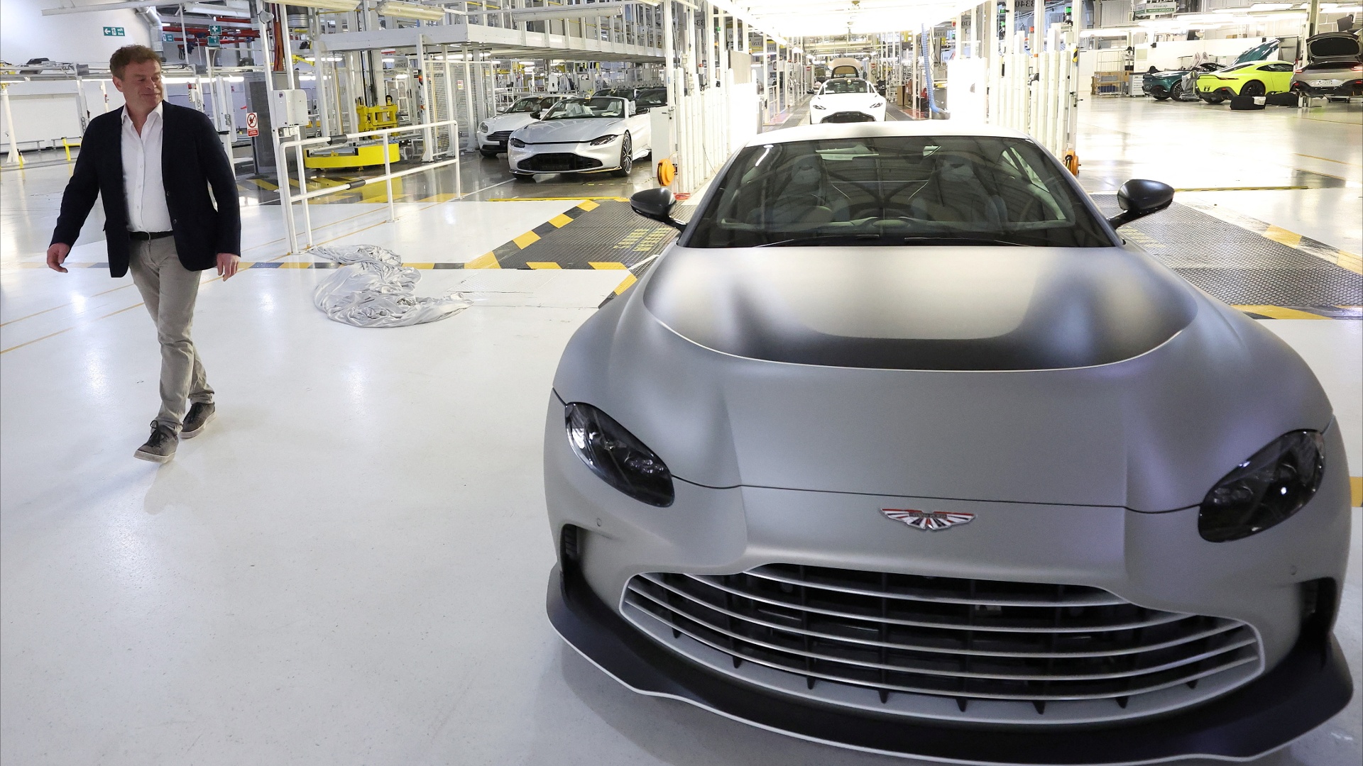 Aston Martin выпустит последние 333 автомобиля с двигателем V12