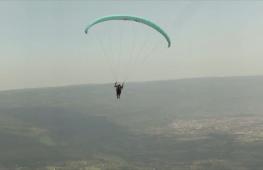 В Кении появилась первая женщина-парапланеристка