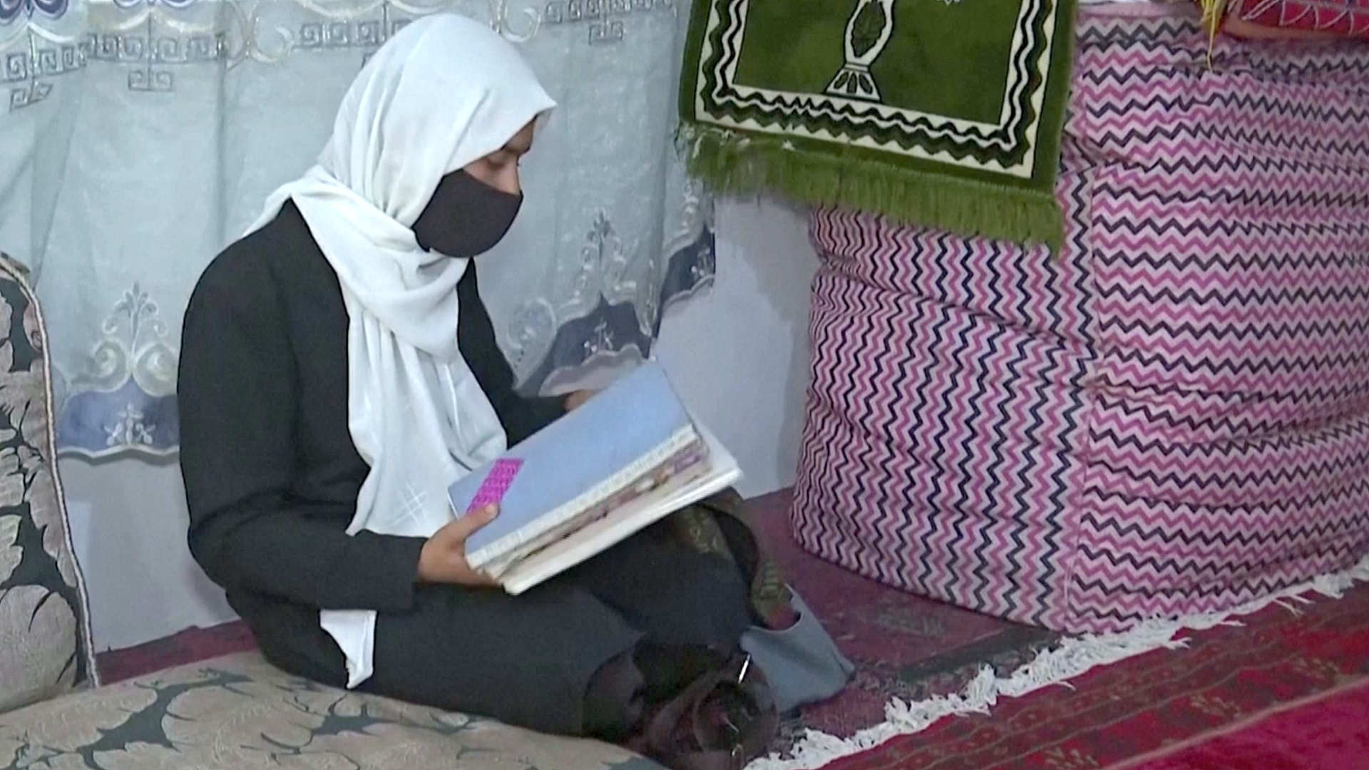 Старшие школы для девочек в Афганистане не открылись