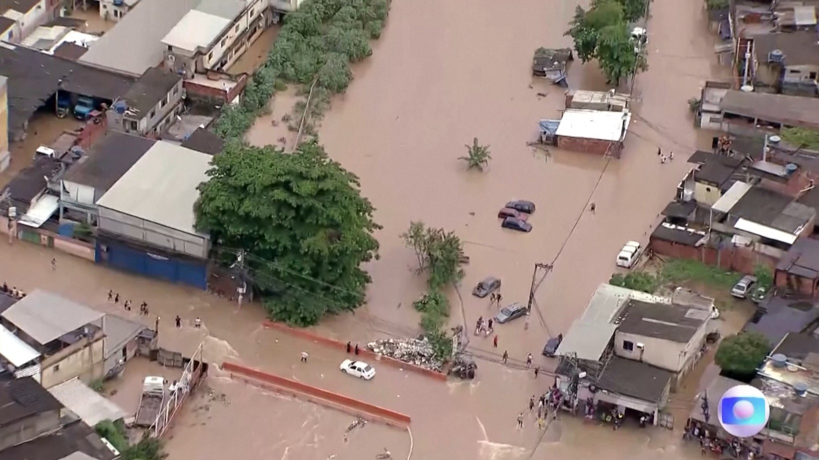Люди продолжают гибнуть в Бразилии из-за наводнений и оползней