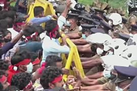 Протесты на Шри-Ланке: люди требуют отставки семейного клана