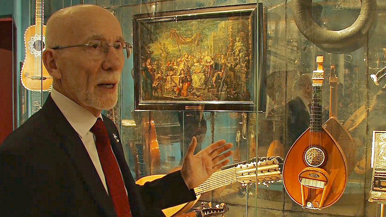 Древние раритеты представили в Музее музыки Петербурга