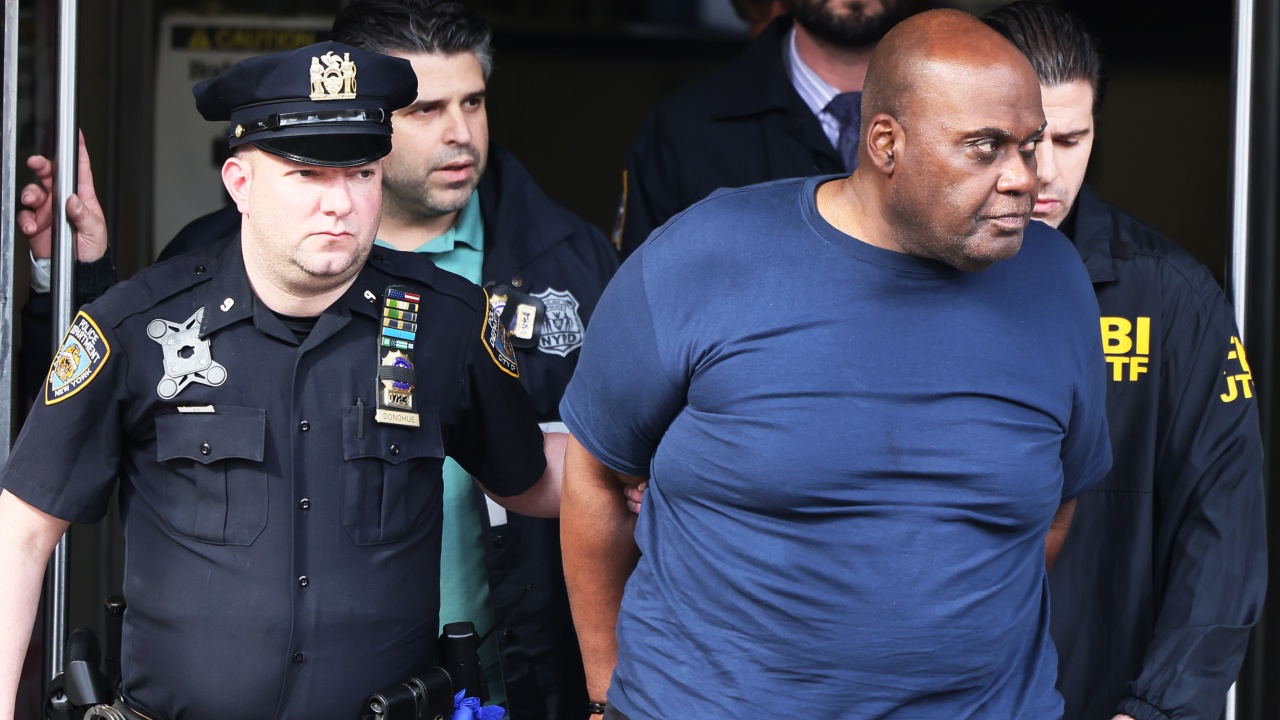«Мы его взяли»: мэр Нью-Йорка объявил об аресте мужчины, стрелявшего по пассажирам метро