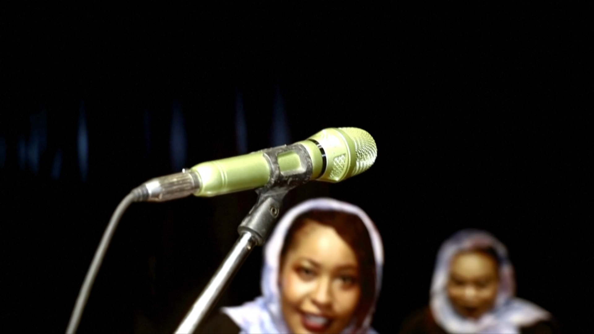 Молодёжь Судана на фоне политических потрясений ищет утешения в искусстве