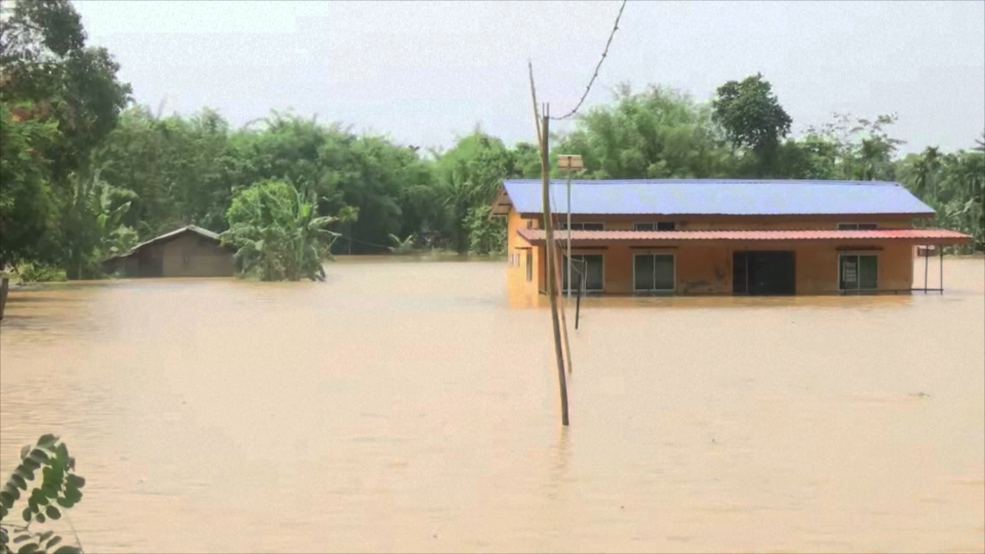 Индийский штат Ассам уходит под воду: затопило 1900 деревень