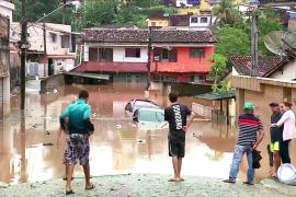 Число жертв наводнений и оползней в Бразилии возросло до 44
