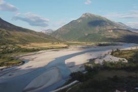 «Дикую» реку Албании хотят сделать заповедной