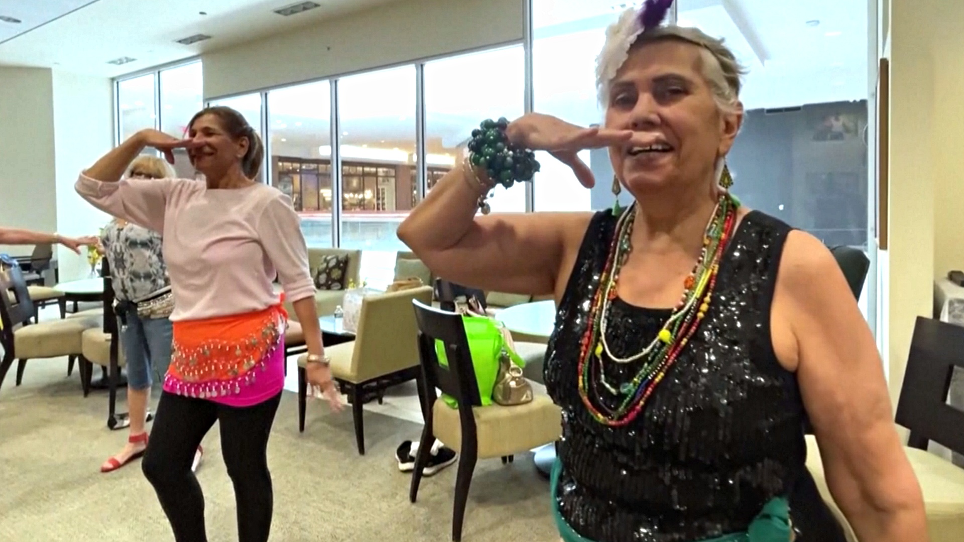 Бабушки из Нью-Джерси осваивают танец живота
