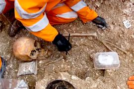 141 могилу нашли под строящейся железной дорогой в Великобритании