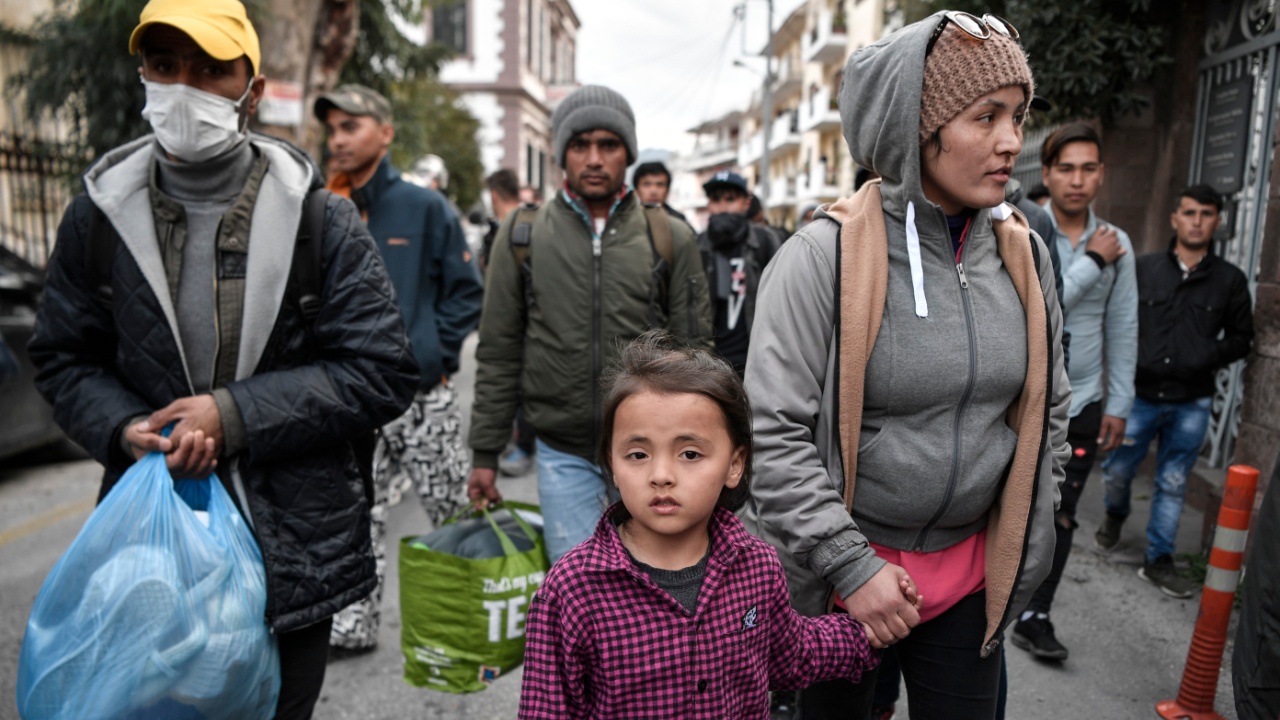 Около 800 сирийцев каждую неделю возвращаются на родину из Турции