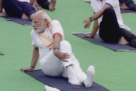 Нарендра Моди вместе с индийцами отпраздновал Международный день йоги
