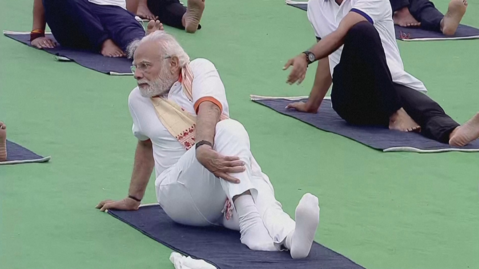 Нарендра Моди вместе с индийцами отпраздновал Международный день йоги