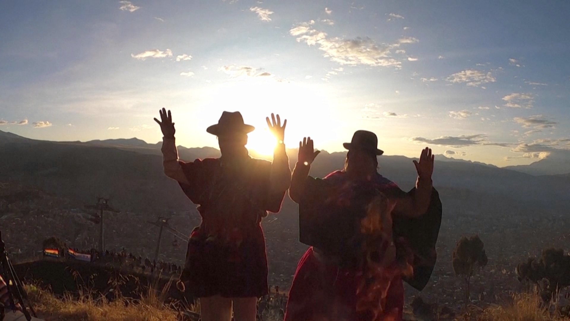 Боливийские индейцы встретили аймарский Новый год, поднимая руки к солнцу