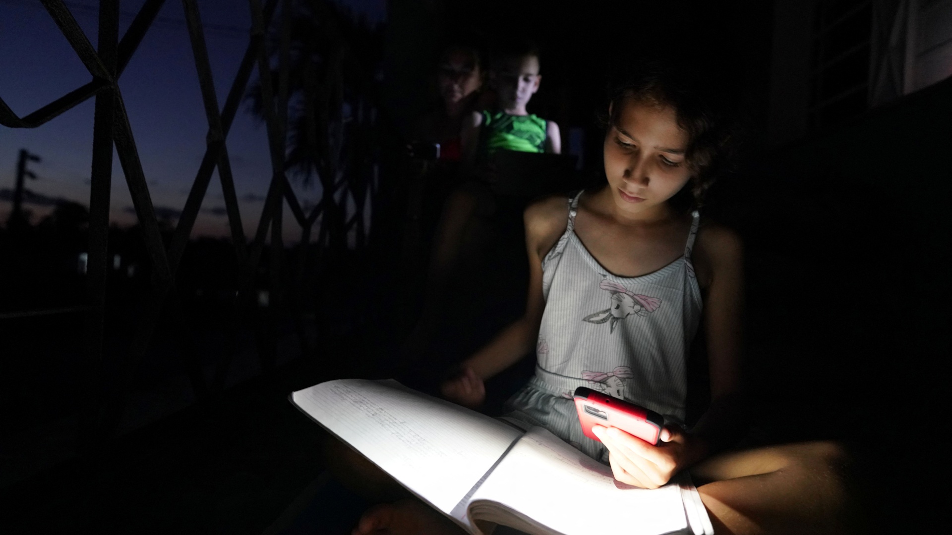 С приходом лета кубинцы снова мучаются из-за перебоев с электричеством