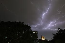 Молния убила 35 человек в Индии