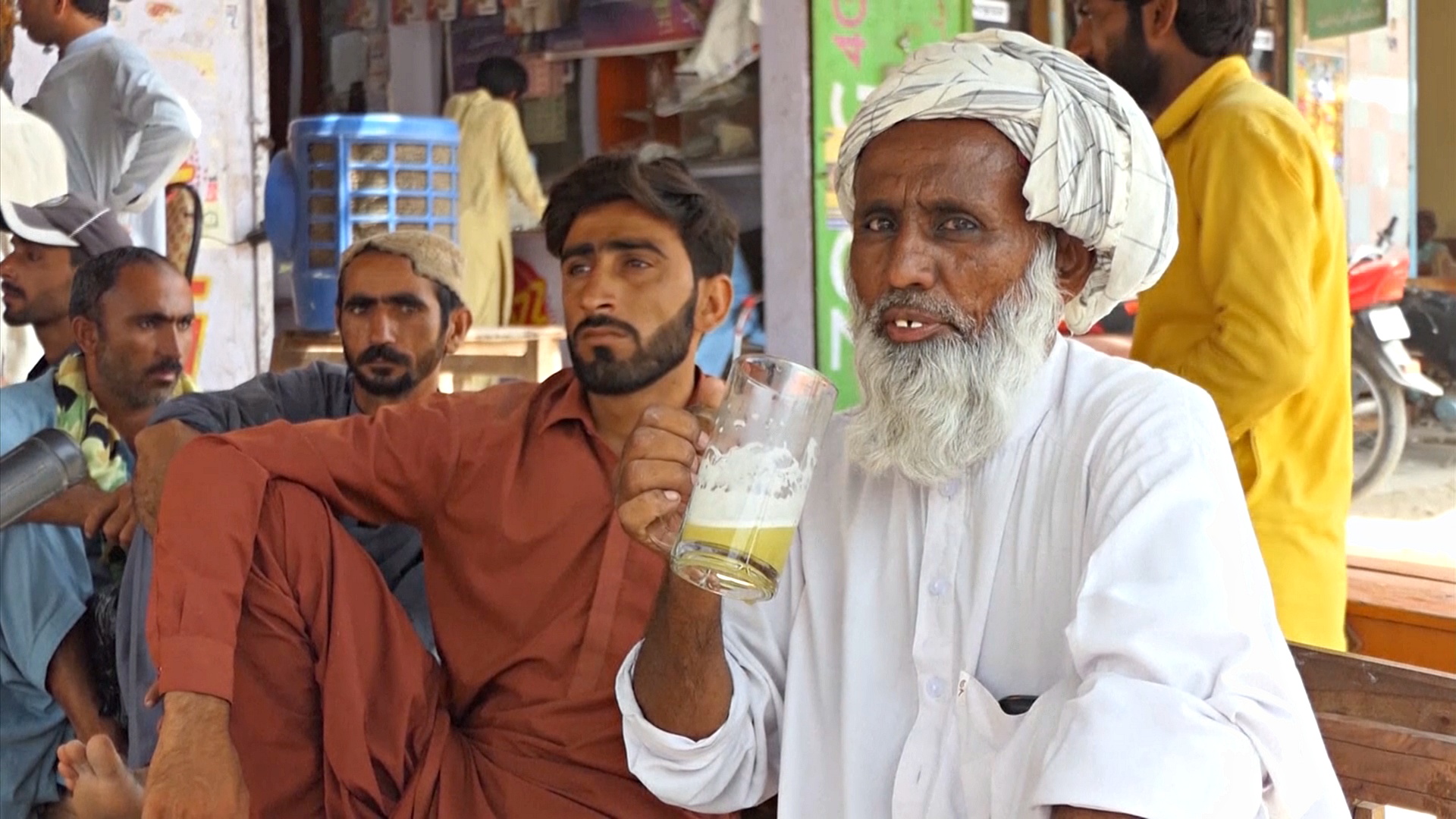 49 градусов: как выживают в Пакистане при адской жаре