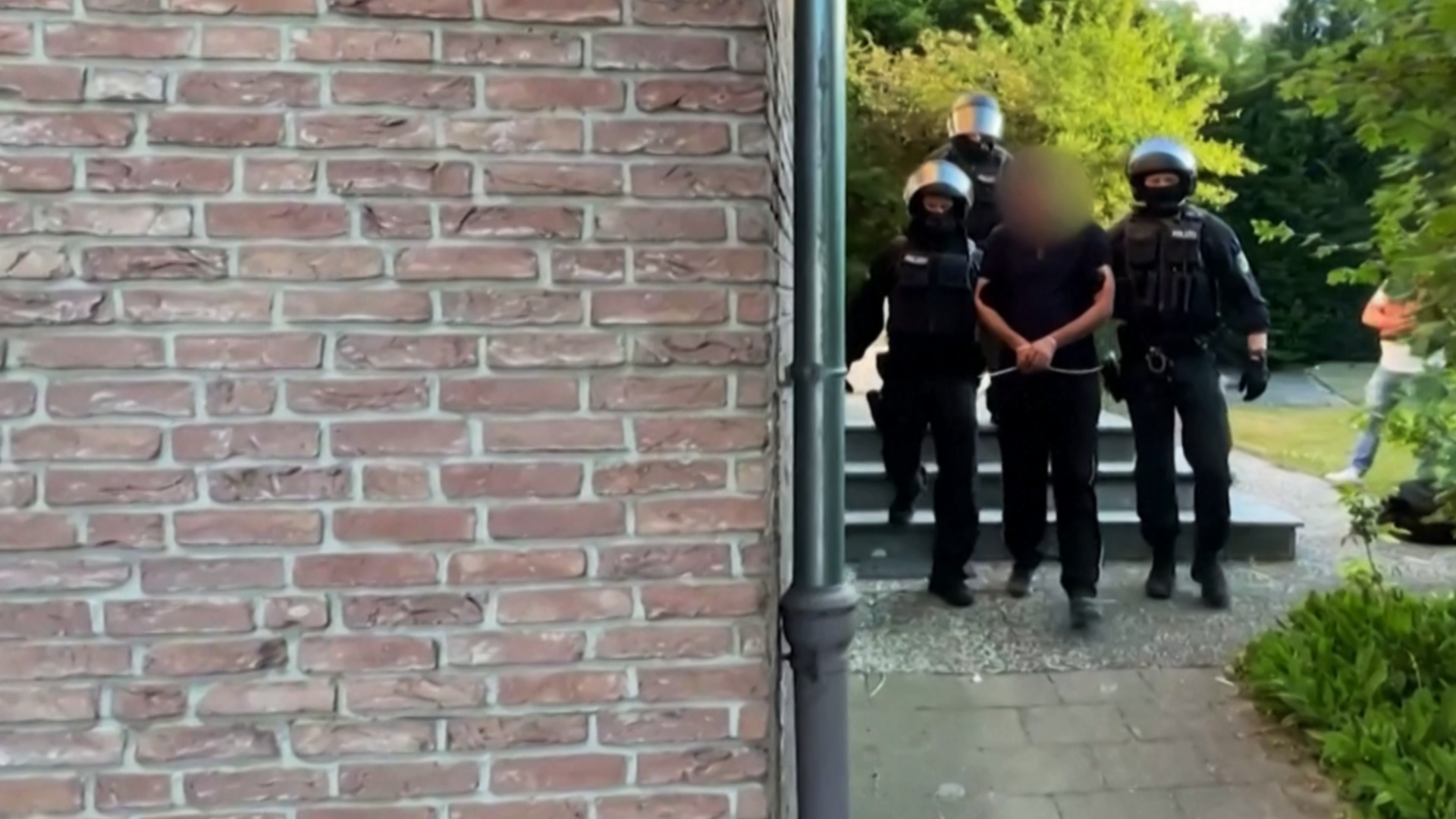 В пяти европейских странах арестовали банду нелегальных перевозчиков людей
