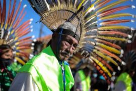 Боливийские индейцы станцевали моренаду в честь святого
