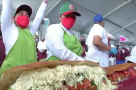 Мексиканцы приготовили самый длинный сэндвич в мире