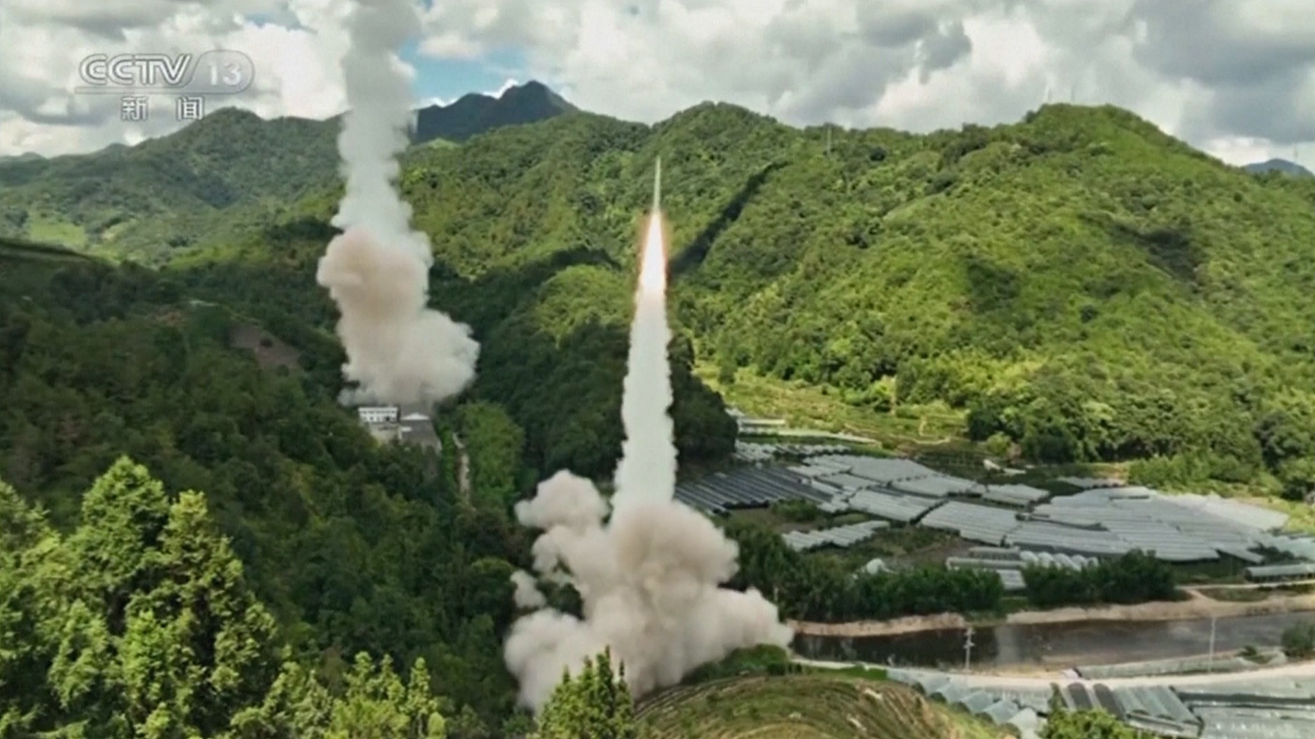 Баллистические ракеты и истребители: Китай проводит учения в Тайваньском проливе