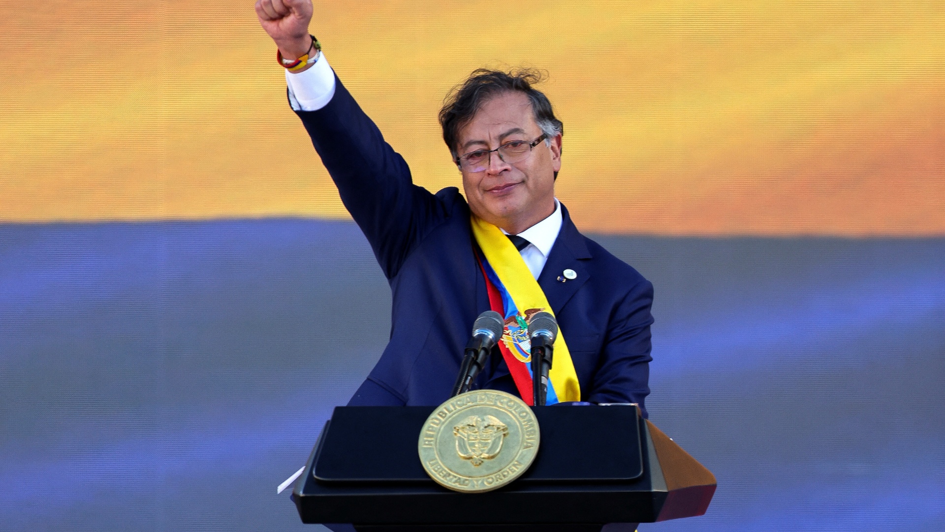 Бывший боевик стал президентом Колумбии