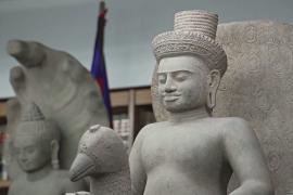 США вернут Камбодже 30 украденных предметов старины