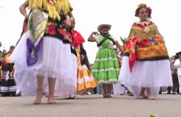 Музыка, танцы и еда: фестиваль коренных народов в Мехико