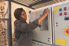 Атмосферный генератор в Кении производит воду из воздуха