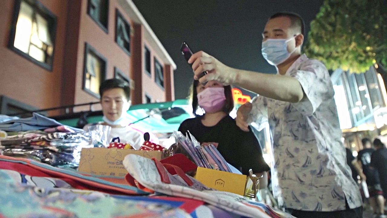 Ночные автомобильные ярмарки набирают популярность в Пекине