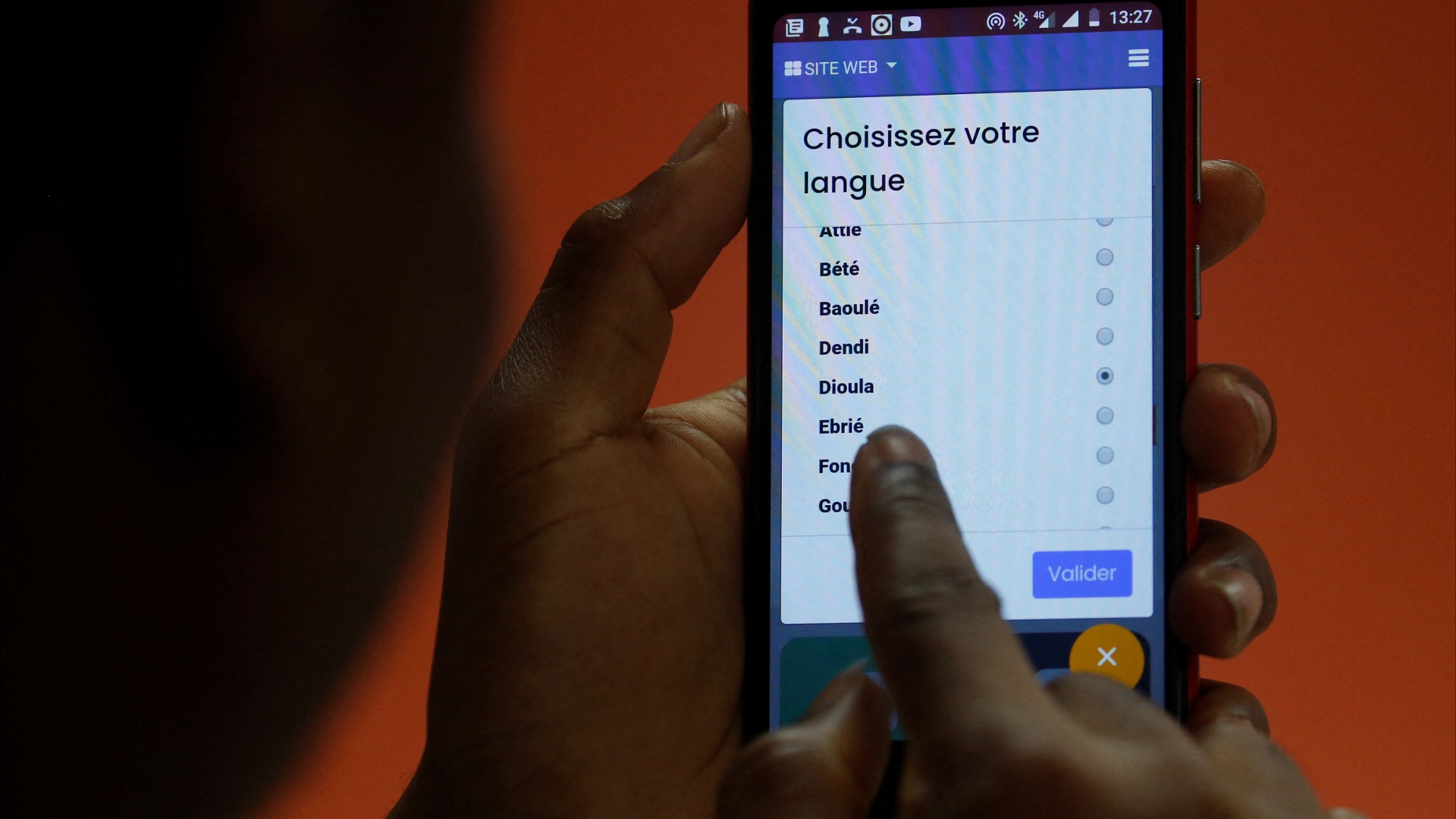 Смартфон для неграмотных выпустили в Кот-д'Ивуаре