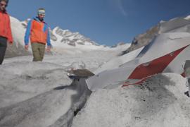Тающий ледник обнажил обломки самолёта, упавшего более 50 лет назад