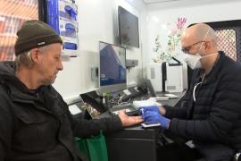 Мобильная поликлиника помогает бездомным в Сиднее