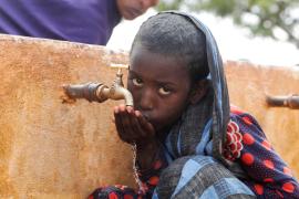 ООН: 730 детей умерли за полгода в центрах помощи голодающим в Сомали
