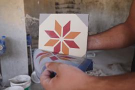 В Бейруте копируют плитку со старинным узором