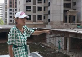 «Гниющие» многоэтажки: тысячи китайцев пострадали из-за кризиса на рынке недвижимости