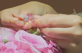 Один из редчайших розовых бриллиантов продадут на аукционе за миллионы долларов