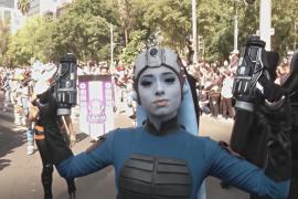 Джедаи, штурмовики и Дарт Вейдер: парад на улицах Мехико