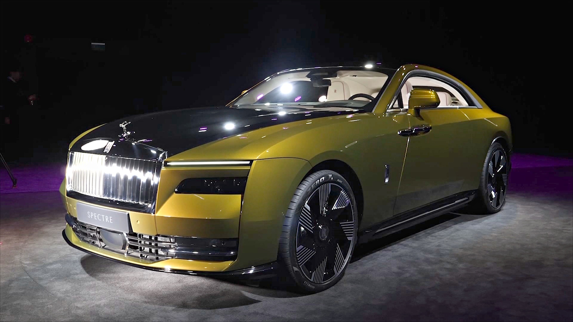 Rolls-Royce показал свой первый полностью электрический автомобиль