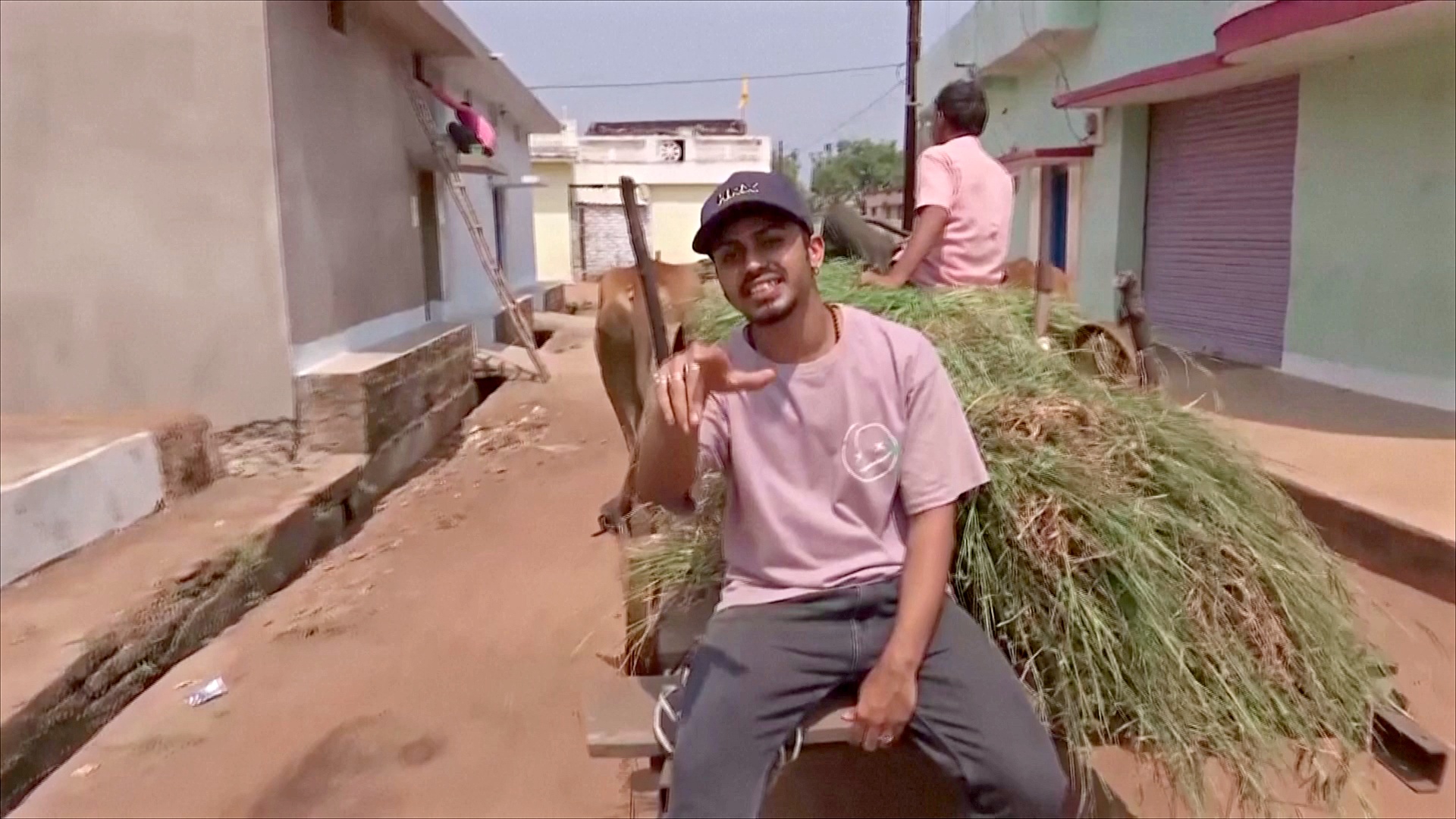 Сельские видеоблогеры: как жители индийской деревни стали интернет-звёздами