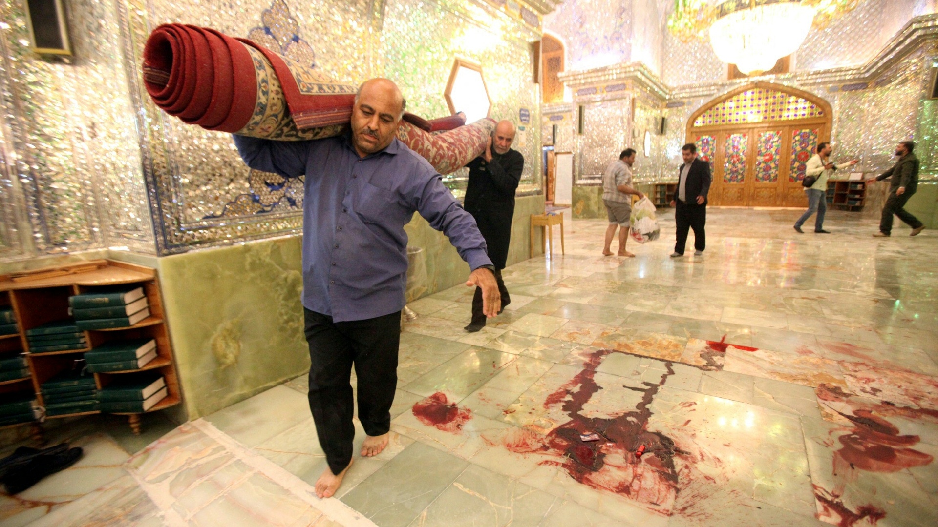 ИГ* взяло ответственность за атаку на шиитскую святыню в Иране