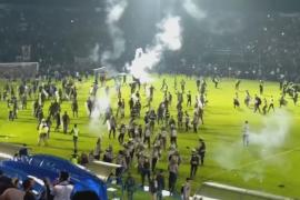 Трагедия на футбольном матче в Индонезии: более 170 жертв