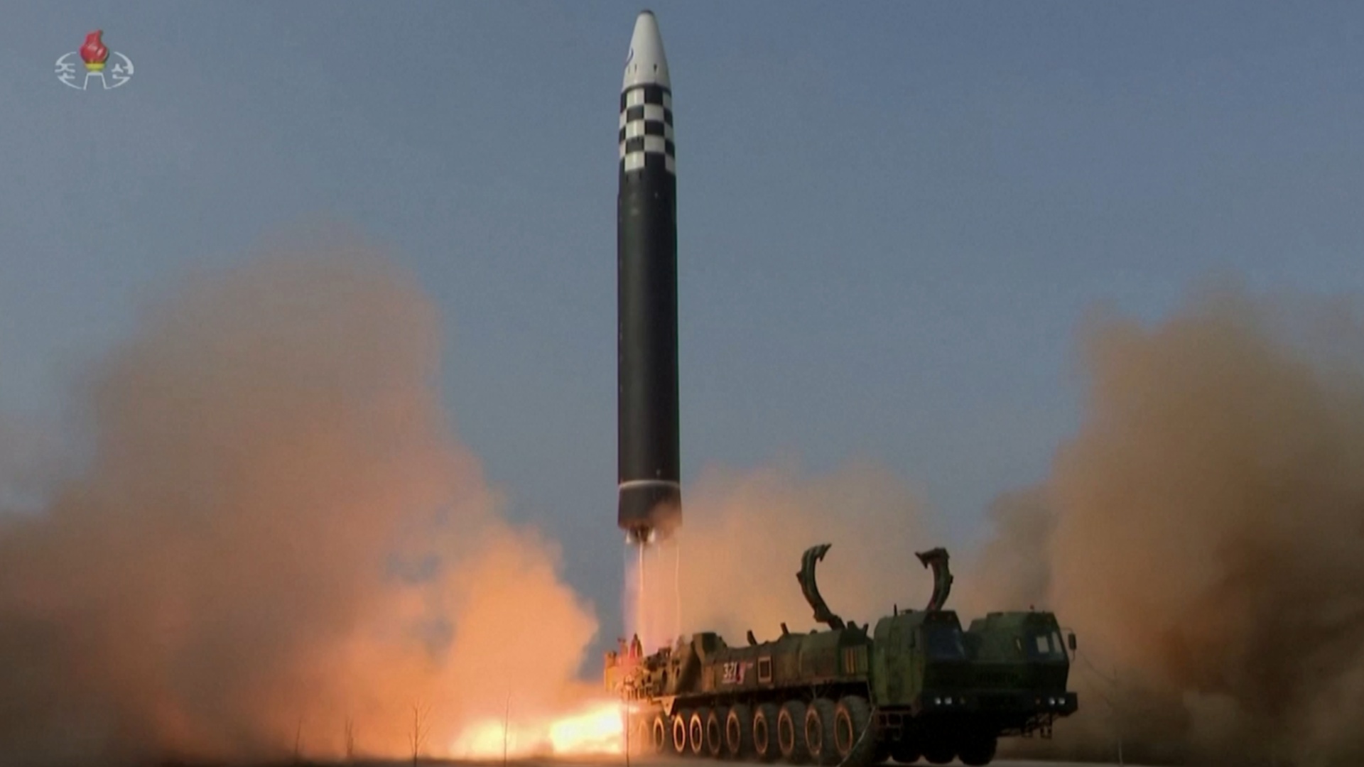 Из Северной Кореи снова летят баллистические ракеты