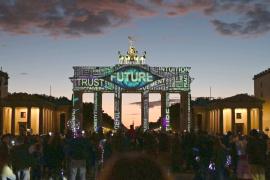 Яркие огни и красочные инсталляции: фестиваль света в Берлине