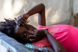 Мобильную больницу для лечения холеры установили в столице Гаити