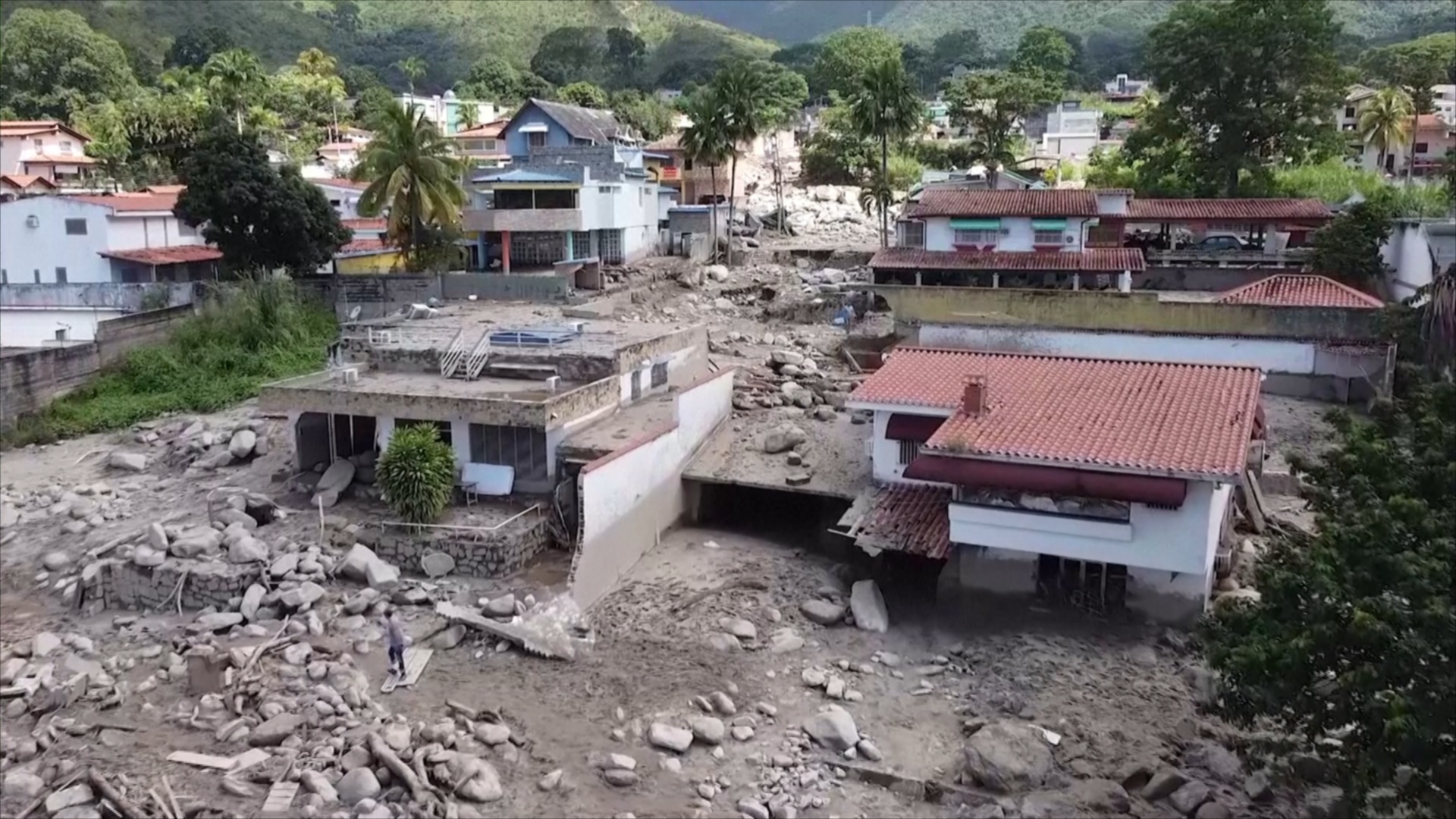 В Венесуэле продолжаются спасательные операции после наводнений