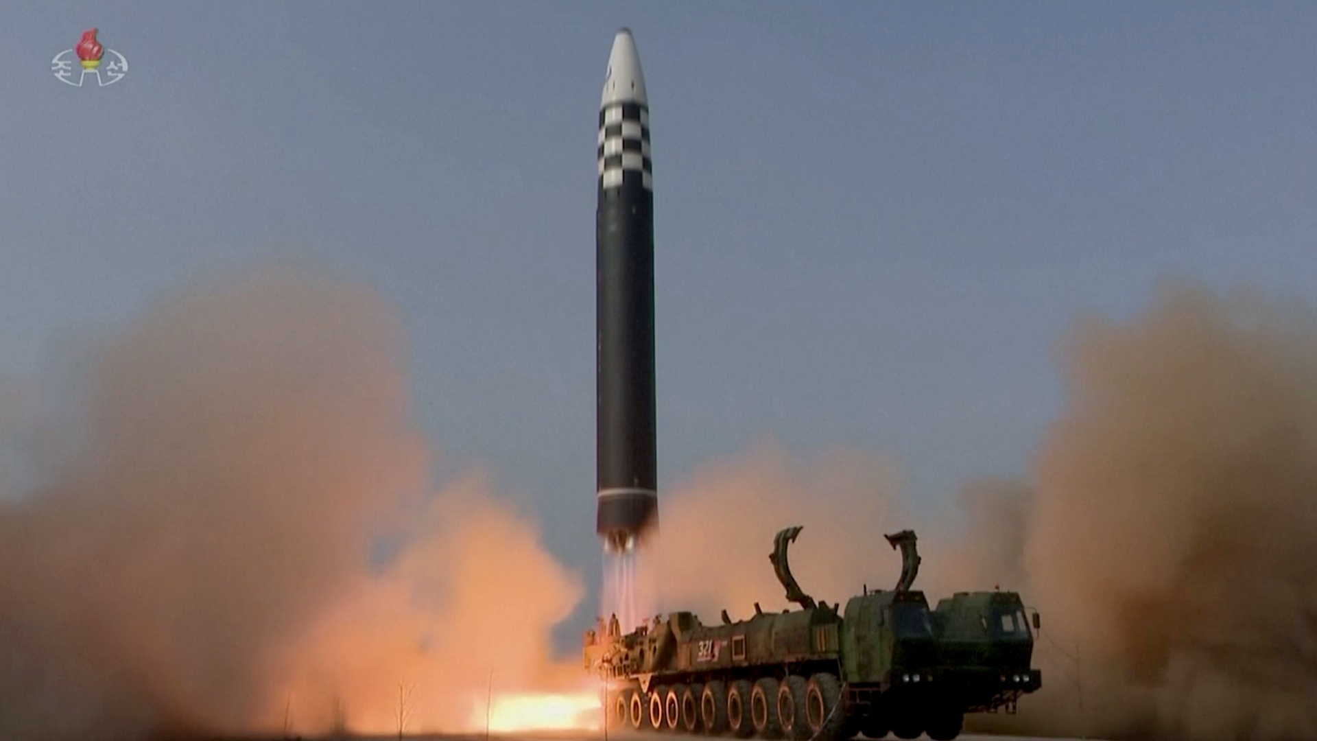 Пхеньян запустил десять ракет за день в сторону Южной Кореи и Японии