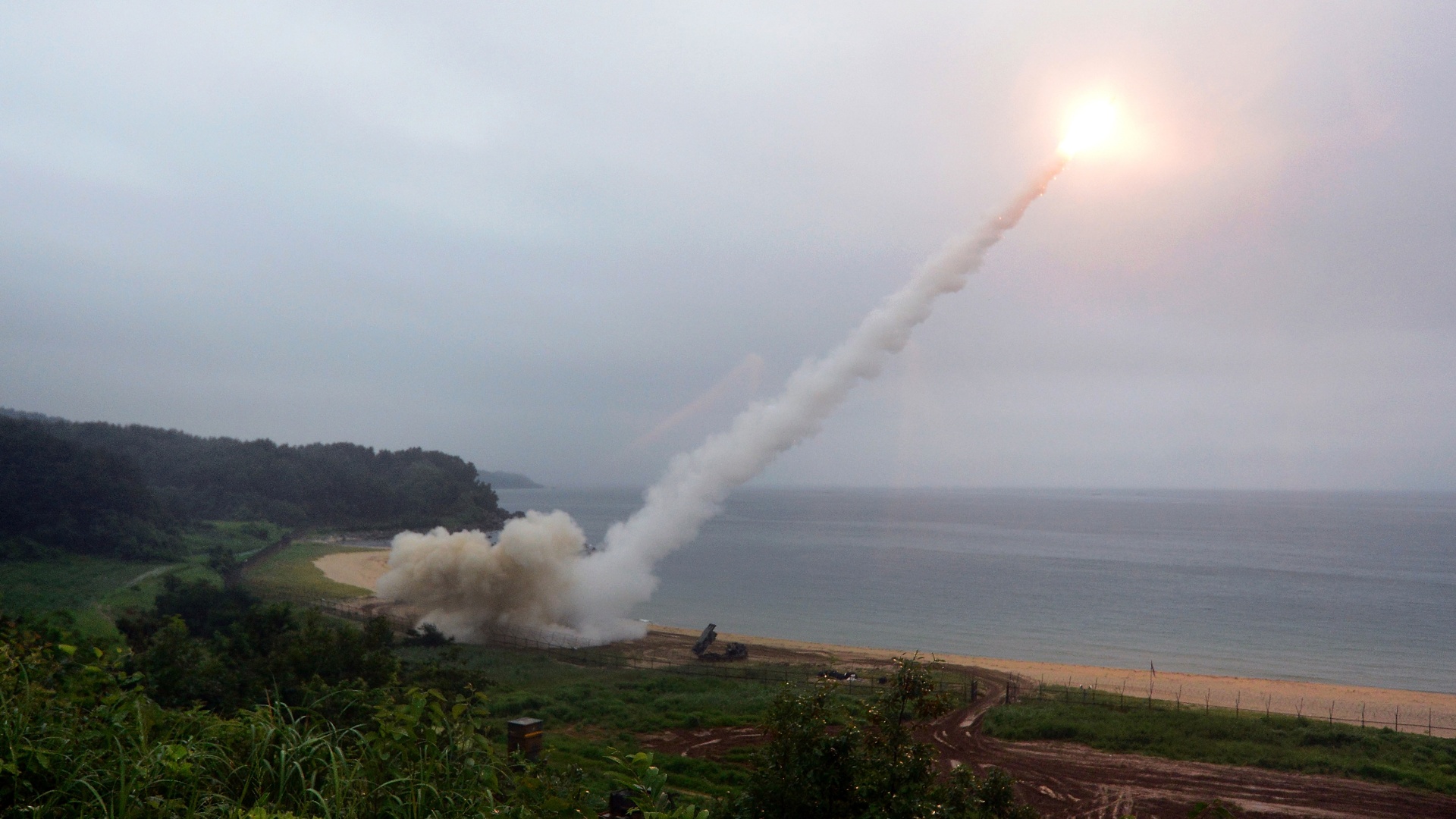 Южная Корея нашла обломки баллистической ракеты КНДР