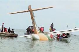 Самолёт с пассажирами рухнул в озеро Виктория